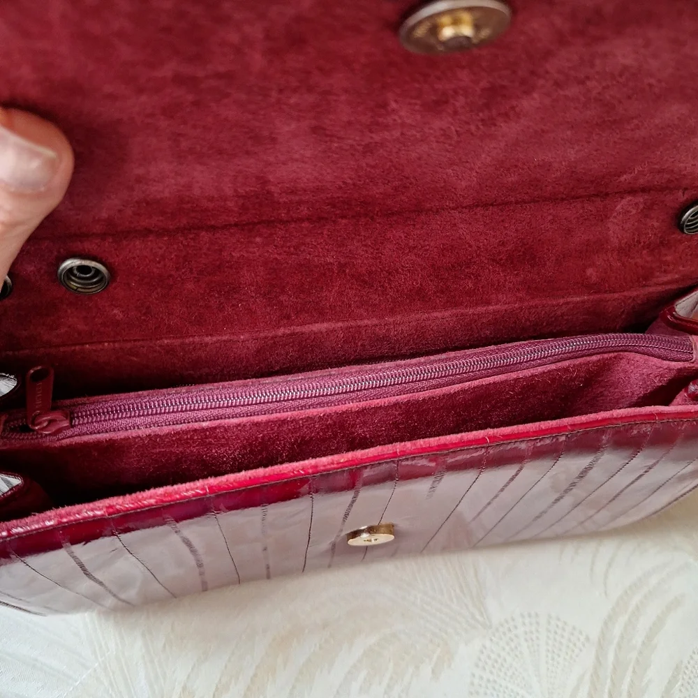Vibtage Red/Burgundy Eel Leather Women's Bag Made In Korea - Picture 4 of 10